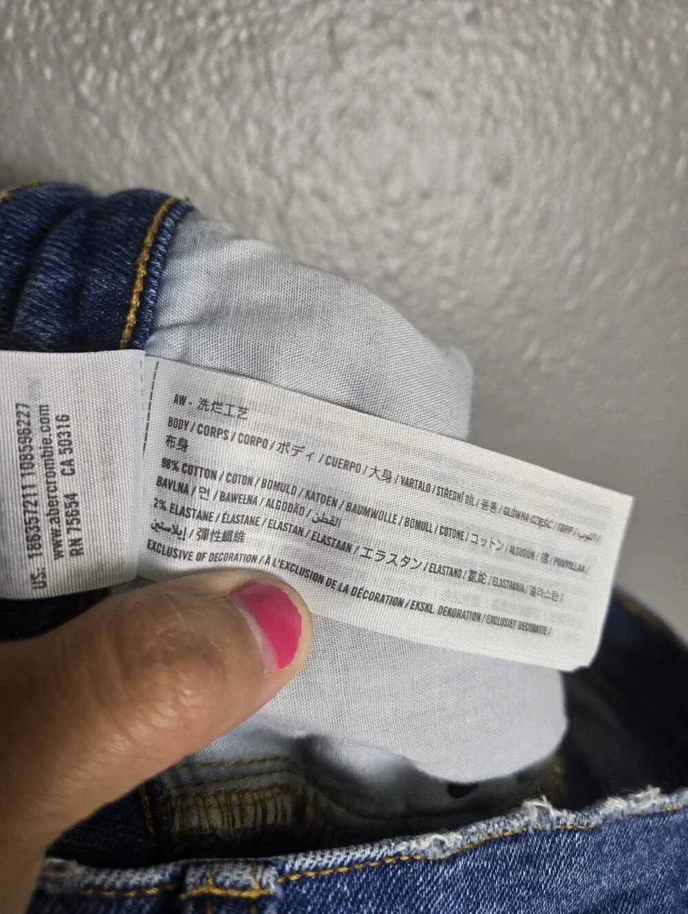 Abercrombie & Fitch good 13